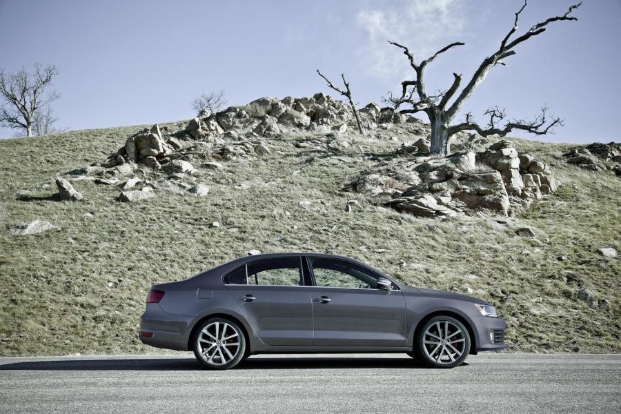  Volkswagen Jetta GLI 2011 года  (фото 3 из 15)